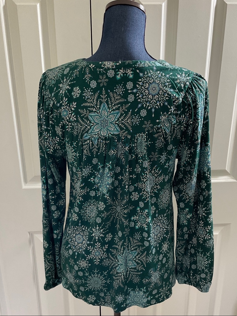 J. Jill green crystal pattern pullover top - Picture 3 of 6